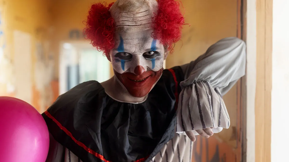 Lady Dresses As Clown And T-Rex After MIL Keeps Sneaking Into Bedroom At Night, Leaves Her Screaming