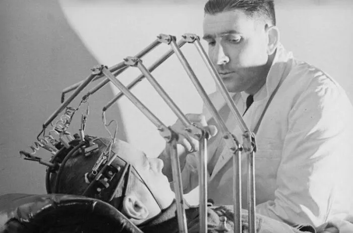 A Military Casualty's Brainwaves Are Measured In 1940 At Sutton Emergency Hospital