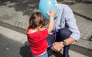 27 Serendipitous Moments Captured In Everyday Life By This Street Photographer (New Pics)