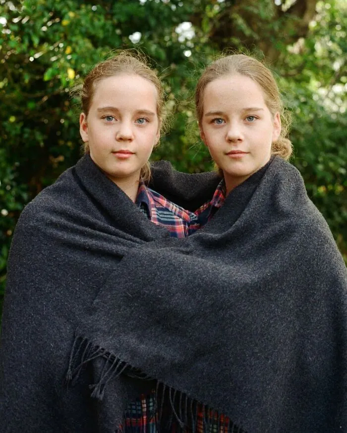 Eleonora Collini’s Twin Portraits Reveal How Similar And Different Siblings Can Be (30 Pics)