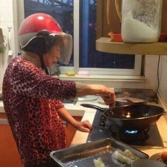40 Weird, Unhinged And Bizarre Images That Are Not For The Easily Offended (New Pics)