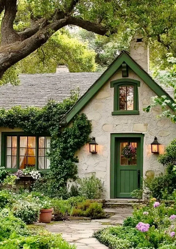 “Dream Cottages And Gardens”: 50 Idyllic Photos That Might Make You Want To Abandon City Life
