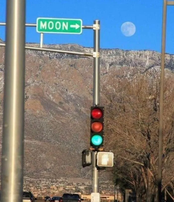 Moon ->