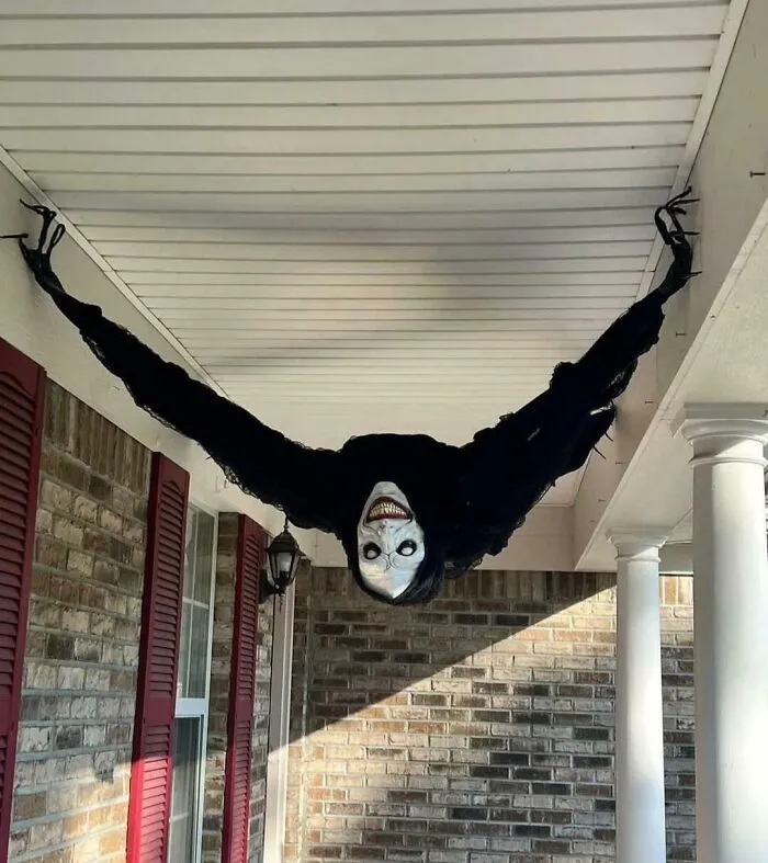 Halloween Front Door Ideas That Will Haunt Your Dreams