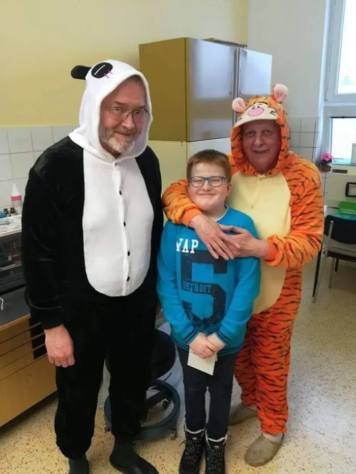 My Local Dentist And His Wife Had Dressed Up So My Autistic Brother Could Have His Teeth Inspected Without Any Problem
