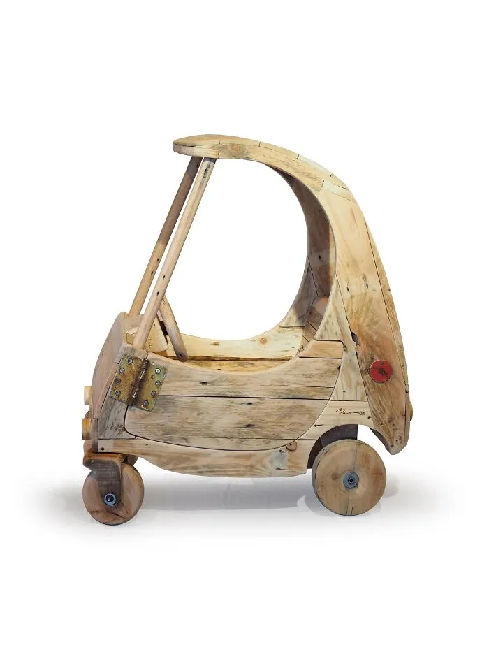 Artist Uses Trash To Show The Irony Behind Modern Consumer Culture (24 Pics)