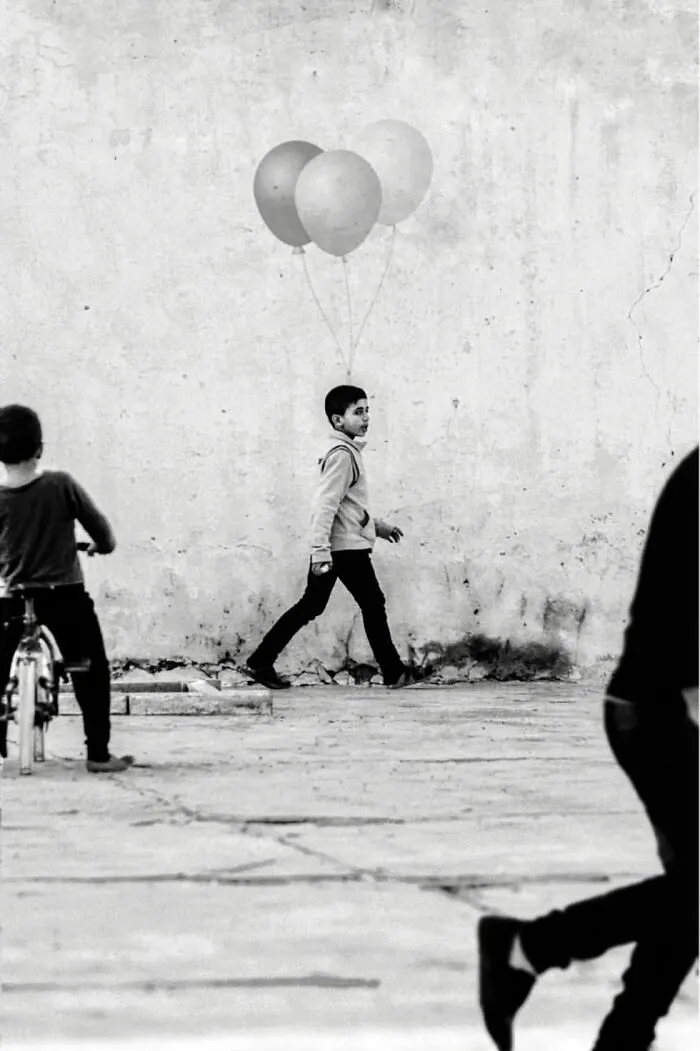 This Photographer Captured 54 Street Shots Full Of Light, Shadow, And Emotion