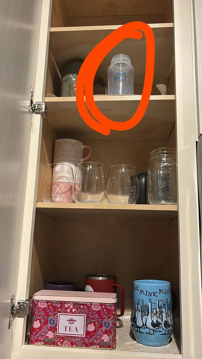 Encontré un biberón en mi armario que no es mío