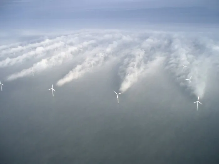 ¿Qué les ocurre a los molinos de viento cuando hay niebla?