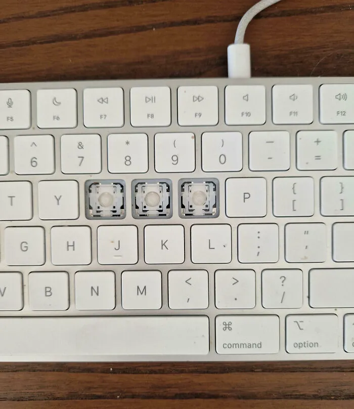 Vacuum Cleaning My Apple Keyboard