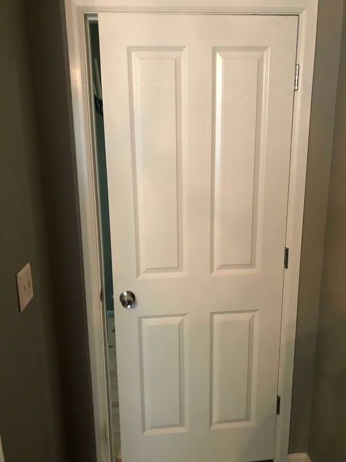 Mi esposa me pidió que midiera la puerta y le dije que todas las puertas son del mismo tamaño.