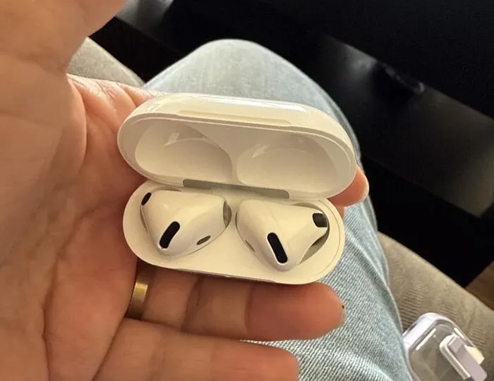 Prepare To Respectfully Ignore The Outside World In Stunning High-Fidelity With The Brand New <a Style="Display:inline;" Href="Https://Www.amazon.com/Apple-Headphones-Cancellation-Transparency-Personalized/Dp/B0dgvt3t92?ie=utf8&linkcode=ll1&tag=bpbee-20&linkid=6f061969edde25322d0f44288cdc8f82&language=en_us&ref_=as_li_ss_tl" Target="_blank">  <span Style="Font: Inherit; Color: #d74b1f;"> Apple AirPods 4 </Span>