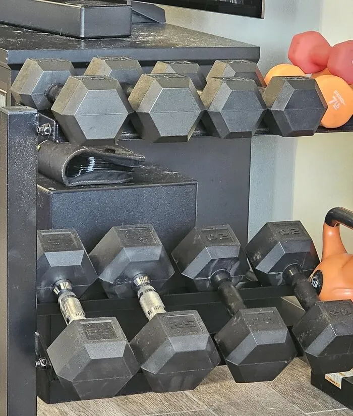  Carrying All The Groceries In One Trip Will Officially Become Your New Superpower With A Little Help From These <a Style="Display:inline;" Href="Https://Www.amazon.com/Barbell-Coated-Dumbbell-Weight-Handle/Dp/B0d6hzf6s2?ie=utf8&th=1&linkcode=ll1&tag=bpbee-20&linkid=fcf4a655918d216e6fcbe4b0abd065c3&language=en_us&ref_=as_li_ss_tl" Target="_blank">  <span Style="Font: Inherit; Color: #d74b1f;"> Coated Dumbbell Weights </Span>