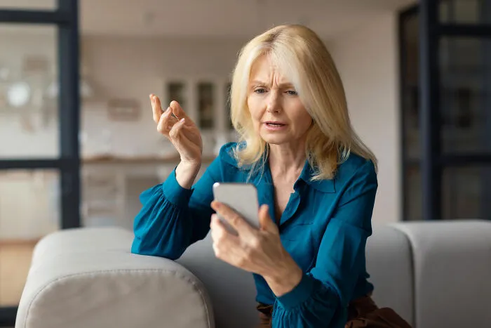 31 Moments Parents Got Technology So Wrong Their Kids Couldn’t Stop Laughing