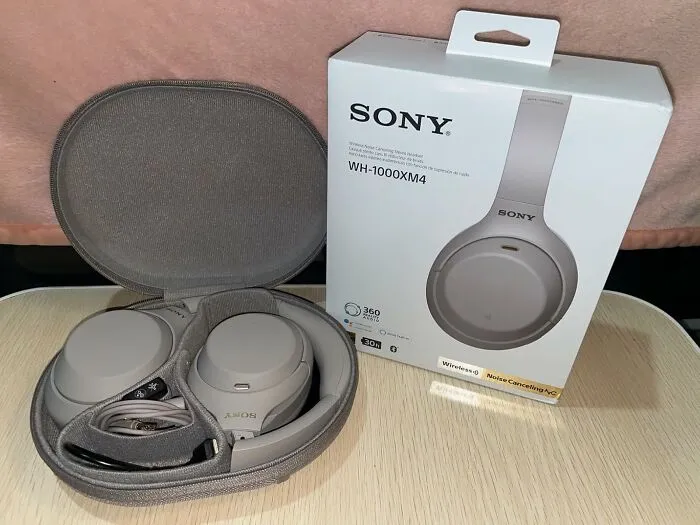  You Can Finally Tune Out The Entire World And Just Vibe With Your Favorite Playlist Thanks To These <a Style="Display:inline;" Href="Https://Www.amazon.com/Sony-Wh-1000xm4-Canceling-Headphones-Phone-Call/Dp/B0863fr3s9?ie=utf8&th=1&linkcode=ll1&tag=bpbee-20&linkid=a0890341ed599c5178a1688c4e16d0bb&language=en_us&ref_=as_li_ss_tl" Target="_blank">  <span Style="Font: Inherit; Color: #d74b1f;"> Sony Wireless Noise Canceling Headphones </Span>