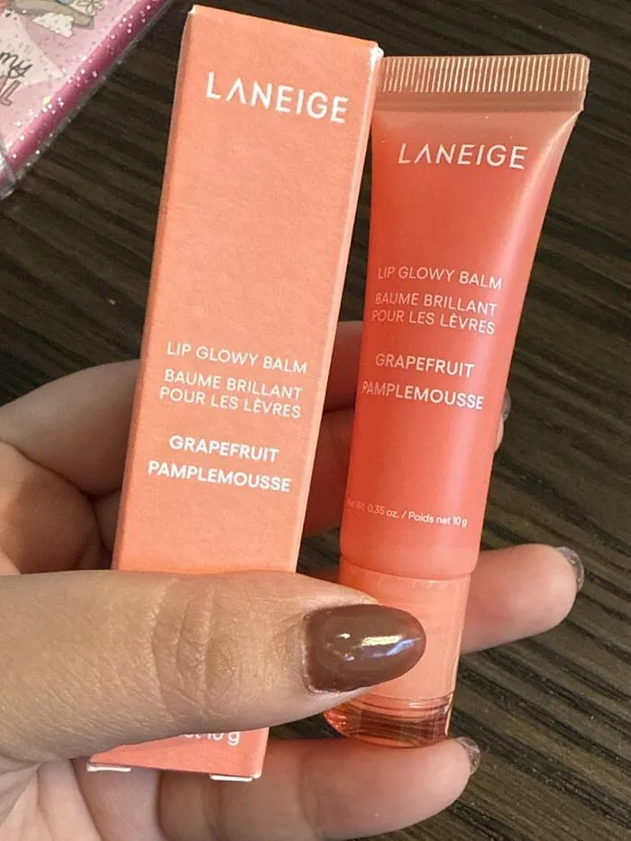 Your Perpetually Chapped Lips Are About To Be Officially Retired Thanks To This <a Style="Display:inline;" Href="Https://Www.amazon.com/Laneige-Glowy-Balm-Grape-Fruit/Dp/B07dy2yzw6?ie=utf8&th=1&linkcode=ll1&tag=bpbee-20&linkid=3d73b9688d6d206c8694b4bf7e5dfb71&language=en_us&ref_=as_li_ss_tl" Target="_blank">  <span Style="Font: Inherit; Color: #d74b1f;"> Laneige Lip Glowy Balm </Span>