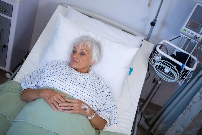 28 True Horror Stories From Hospital Staff That Might Make You Look Twice In The ER