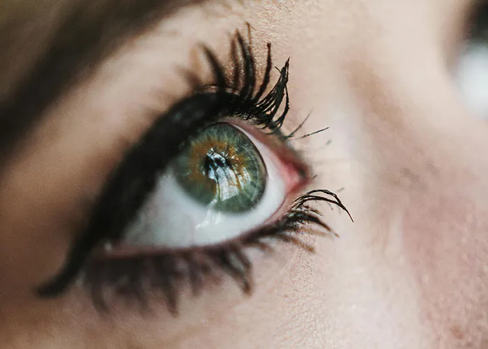“It Looked Better Just Thick And Fat”: 45 Beauty Procedures People Regret Having Done