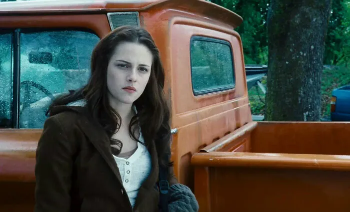 47 Times Movies Didn't Know How Women Work At All