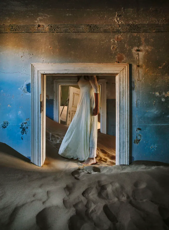 ‘Sand Castles’: 21 Surreal Photos Of Desert Sand Swallowing Abandoned Homes By Emma McEvoy