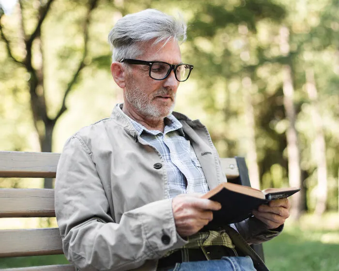 “She Stopped Being Racist”: 30 People With Dementia Who Said The Funniest Things To Their Dearest