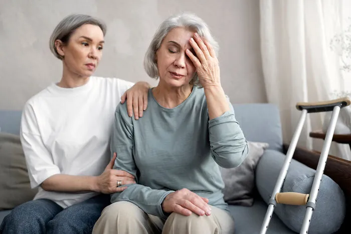 “She Stopped Being Racist”: 30 People With Dementia Who Said The Funniest Things To Their Dearest