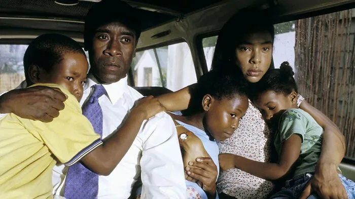 Hotel Rwanda (2004)
