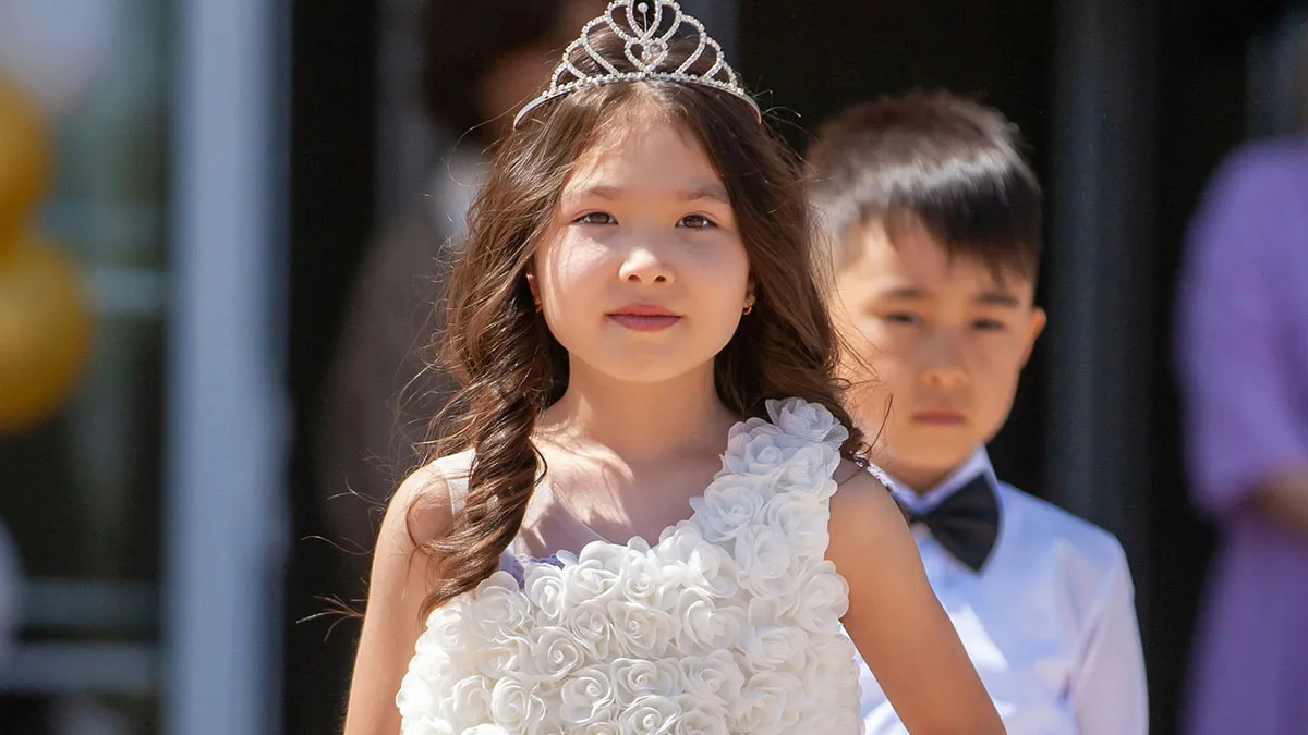 Bio Mom Is Livid After Stepmom Tells Her Daughters They Have No Claim To Her Wedding Dress