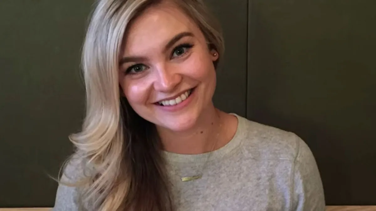 30-Year-Old Women Share What They Looked Like In Their 20s And How They Look Now
