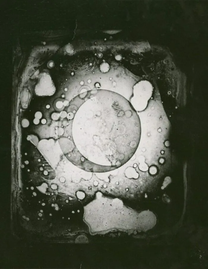 The First Photo Of The Moon, 1840