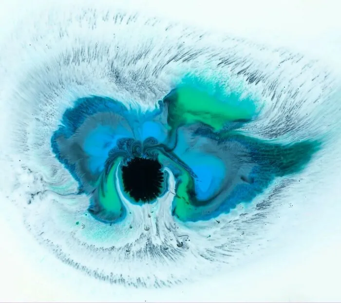 This Photographer Transforms Ink And Water Into Hypnotic Human-Iris Wonders (17 Pics)