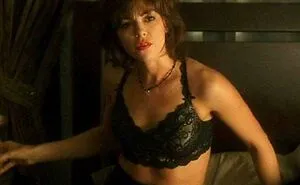 47 Times Movies Didn't Know How Women Work At All