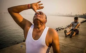 Pure Street Photography Awards 2025: 50 Photos Capturing Life’s Most Honest Moments