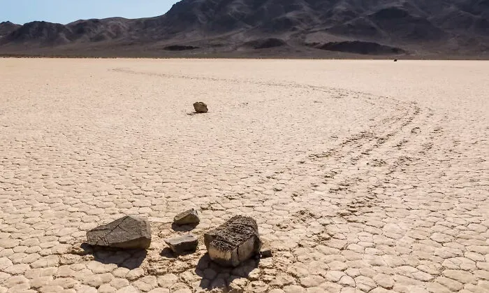 49 Strangest Mysteries That Were Actually Solved