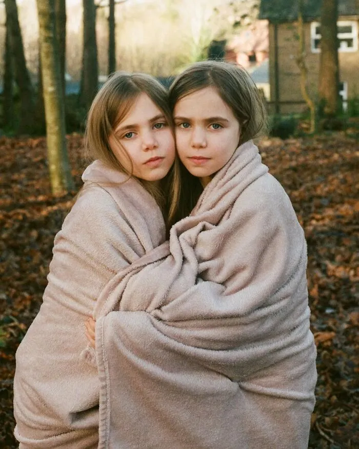Eleonora Collini’s Twin Portraits Reveal How Similar And Different Siblings Can Be (30 Pics)