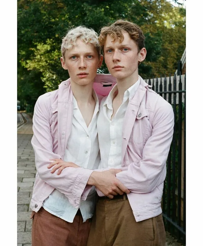 Eleonora Collini’s Twin Portraits Reveal How Similar And Different Siblings Can Be (30 Pics)
