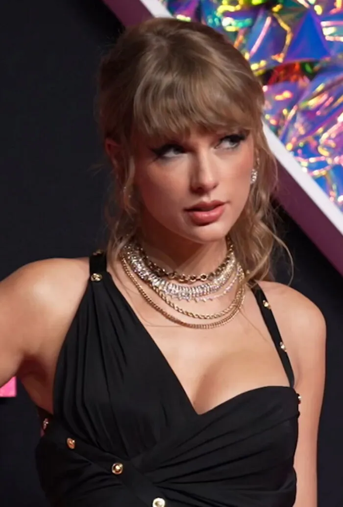 45 Celebrities Who Might Have Everyone Tricked, According To These People Online