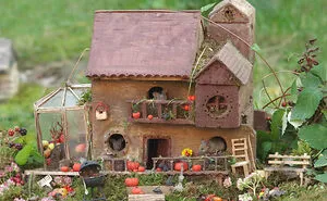 I Built A Tiny Halloween Village For Wild Mice In My Garden (29 Pics)
