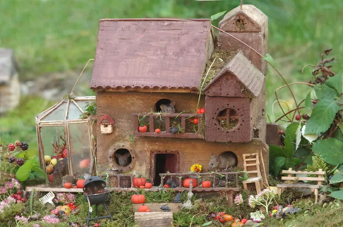 The Haunted Halloween Mouse House. Do You Dare To Enter?