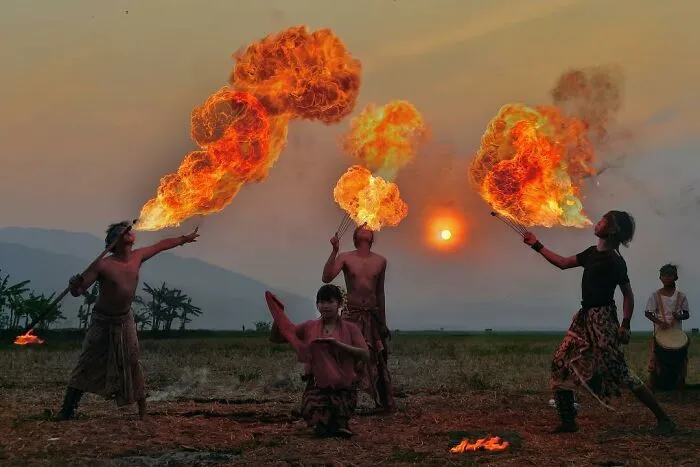 "Fire Dance", Kesongo, Semarang, Indonesia