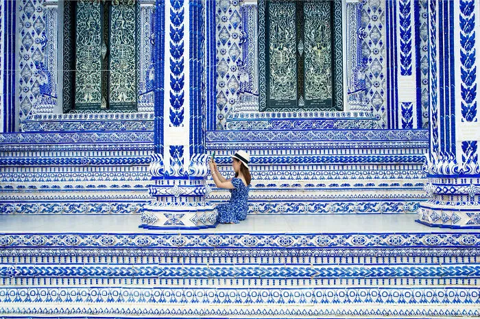 This Photographer Captured 50 Interesting Coincidences In The Streets (New Pics)