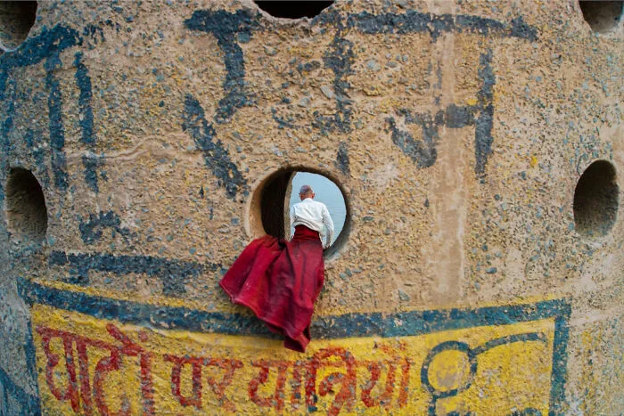 This Photographer Captured 50 Interesting Coincidences In The Streets (New Pics)