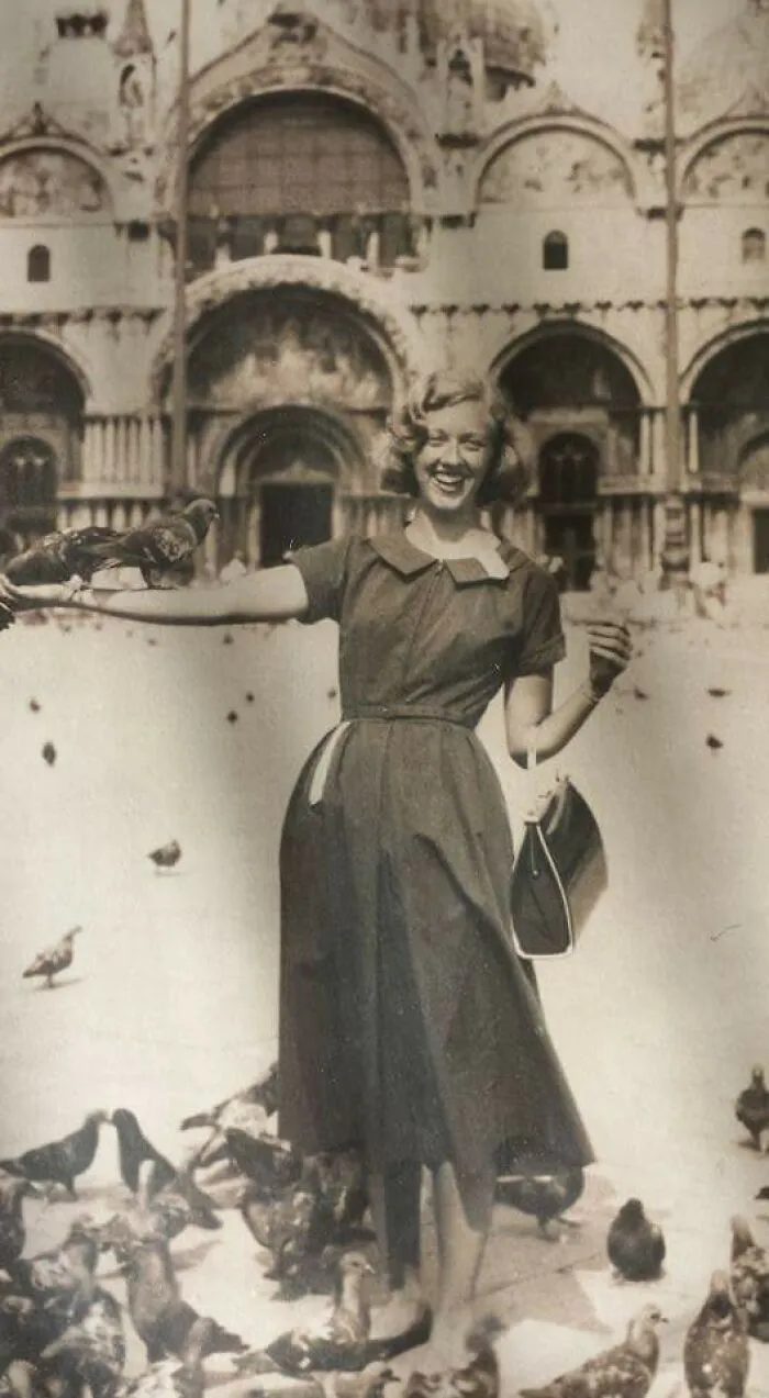 Mi abuela a los 20 años durante unas vacaciones en Venecia