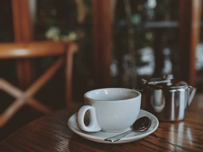 Would you rather notice that your favorite café always has the same people, in the same seats, wearing the same clothes every day, or that the barista greets you with the order you were just thinking about?