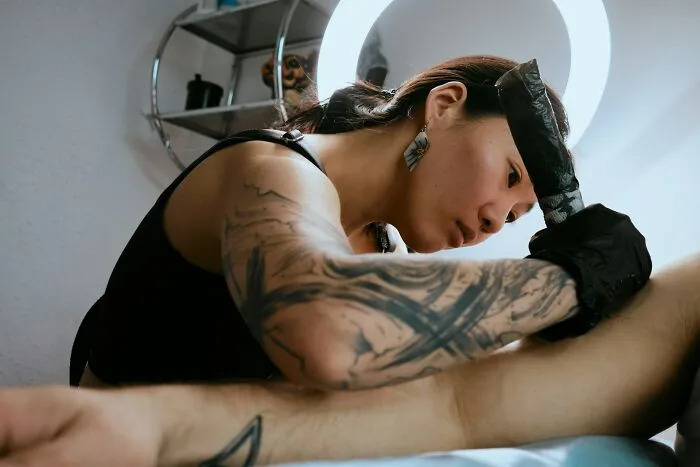 Tattoo Artists Are Sharing Their Biggest “Oops!” Moments, And These 39 Stories Take The Cake