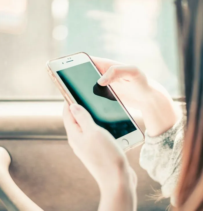 “Giant Warning Sign”: 50 Men Reveal The Devastating Moments They Caught Their Women Cheating