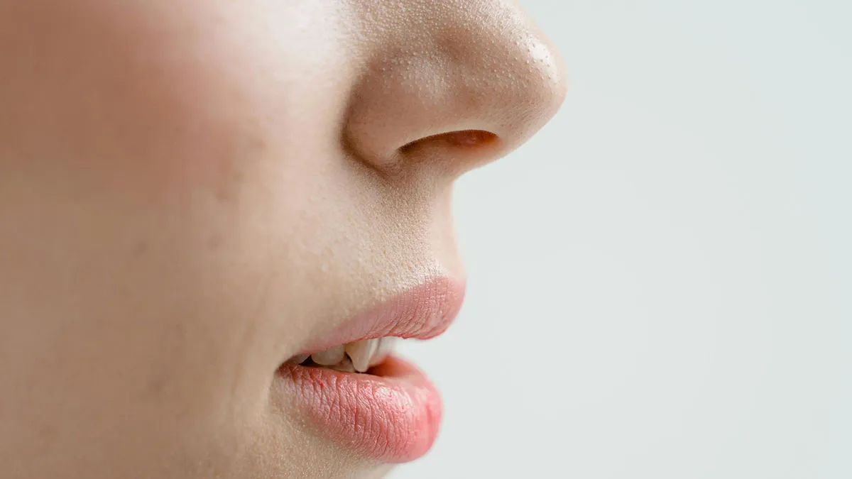 “It Looked Better Just Thick And Fat”: 45 Beauty Procedures People Regret Having Done