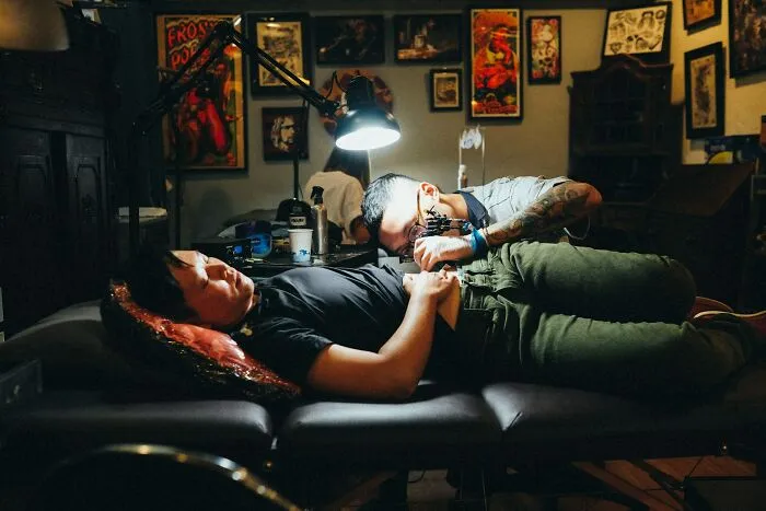 Tattoo Artists Are Sharing Their Biggest “Oops!” Moments, And These 39 Stories Take The Cake