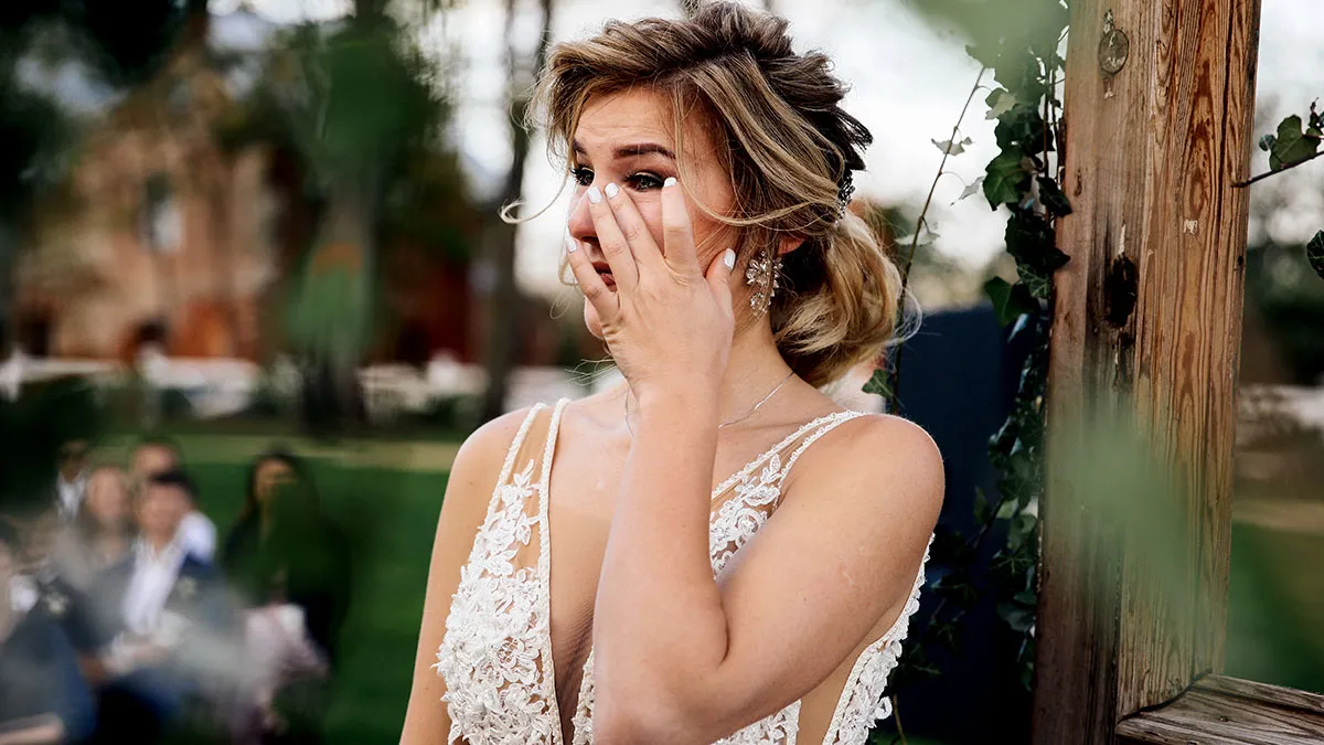 Guest Wears White Gown To Cousin’s Wedding, Everyone Mistakes Her For The Bride, Drama Follows