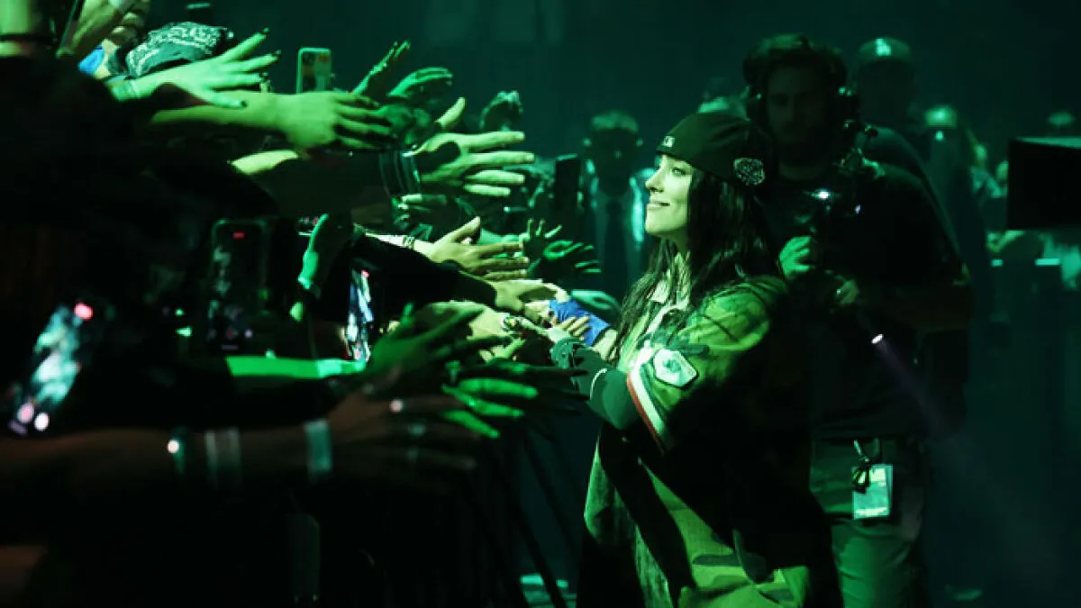 "That's Disgusting": Fans Outraged After Man Tries To Grab Billie Eilish At Miami Concert
